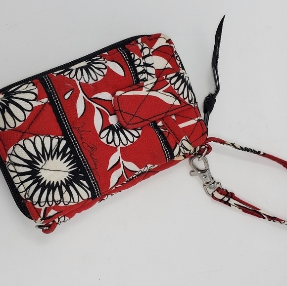 VERA BRADLEY CARRY IT ALL WRISTLET WALLET RED WHITE BLACK DECO DAISY QUILTED - Picture 5 of 12